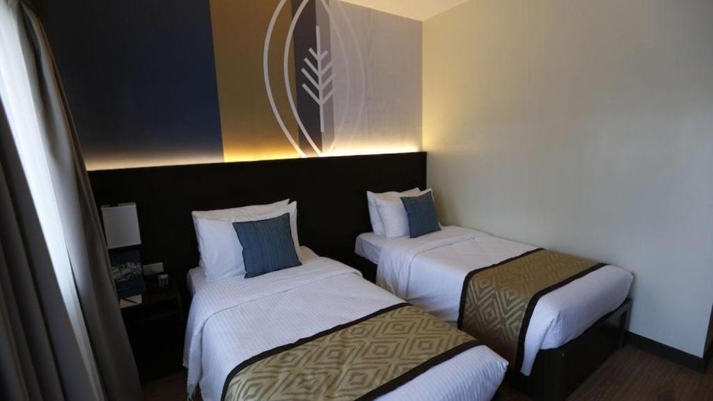 Whitewoods Convention And Leisure Hotel Silang Экстерьер фото