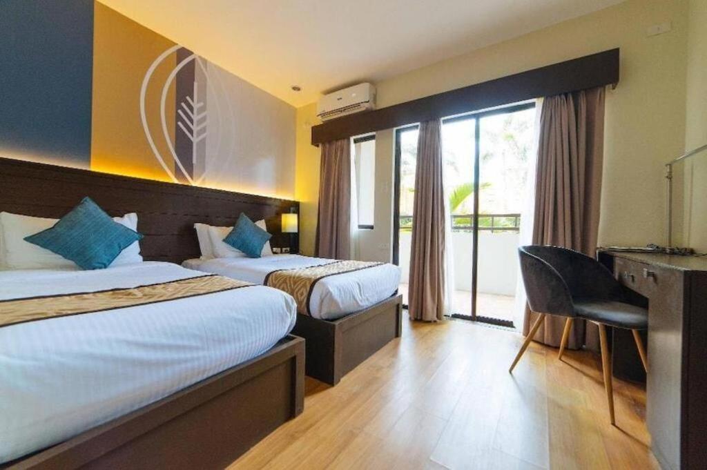 Whitewoods Convention And Leisure Hotel Silang Экстерьер фото