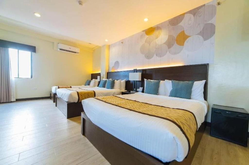 Whitewoods Convention And Leisure Hotel Silang Экстерьер фото