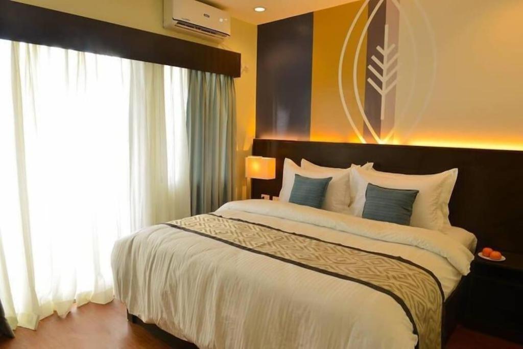 Whitewoods Convention And Leisure Hotel Silang Экстерьер фото