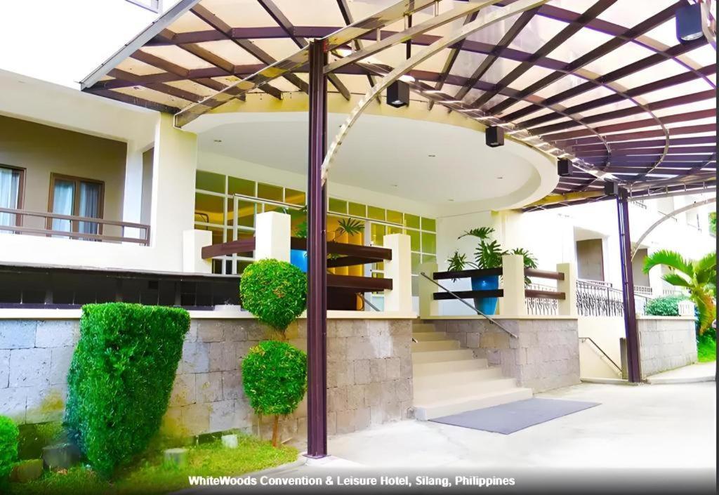 Whitewoods Convention And Leisure Hotel Silang Экстерьер фото