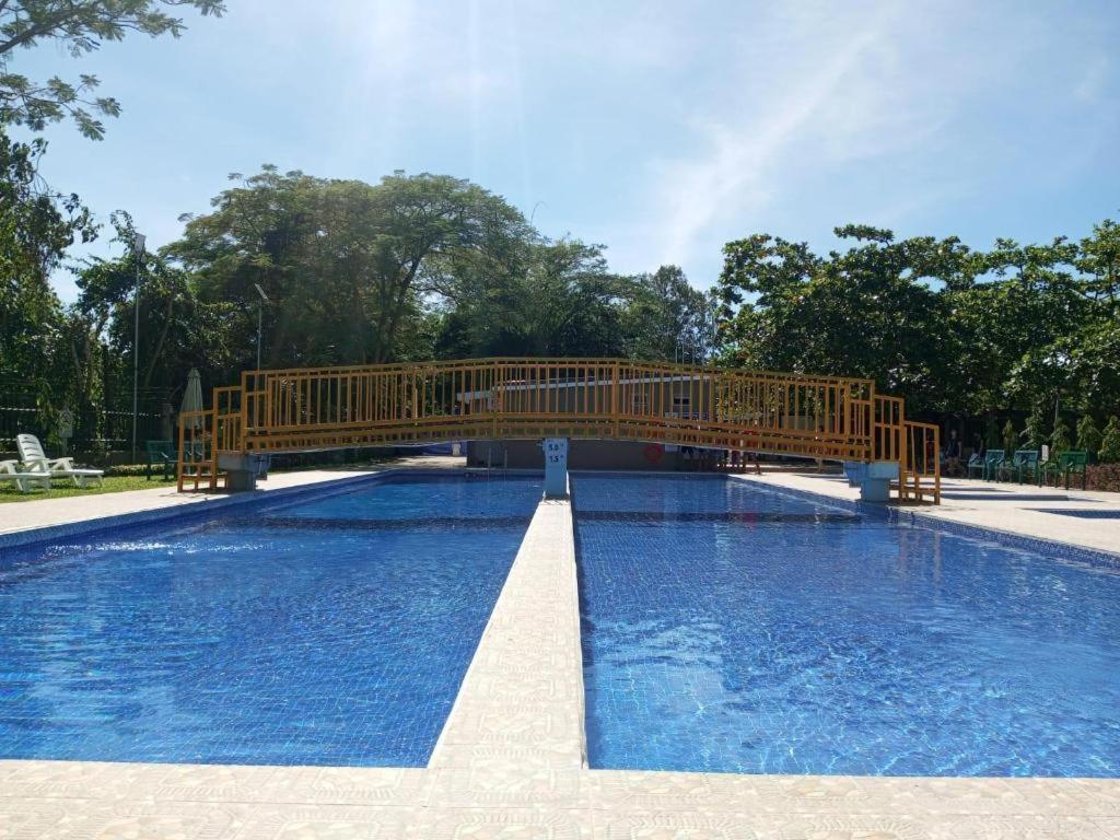 Whitewoods Convention And Leisure Hotel Silang Экстерьер фото