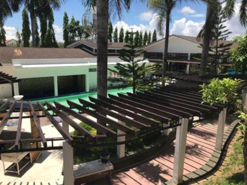 Whitewoods Convention And Leisure Hotel Silang Экстерьер фото