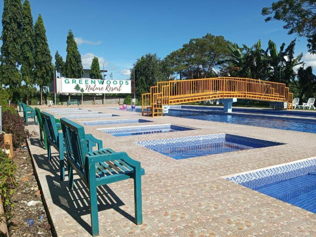 Whitewoods Convention And Leisure Hotel Silang Экстерьер фото