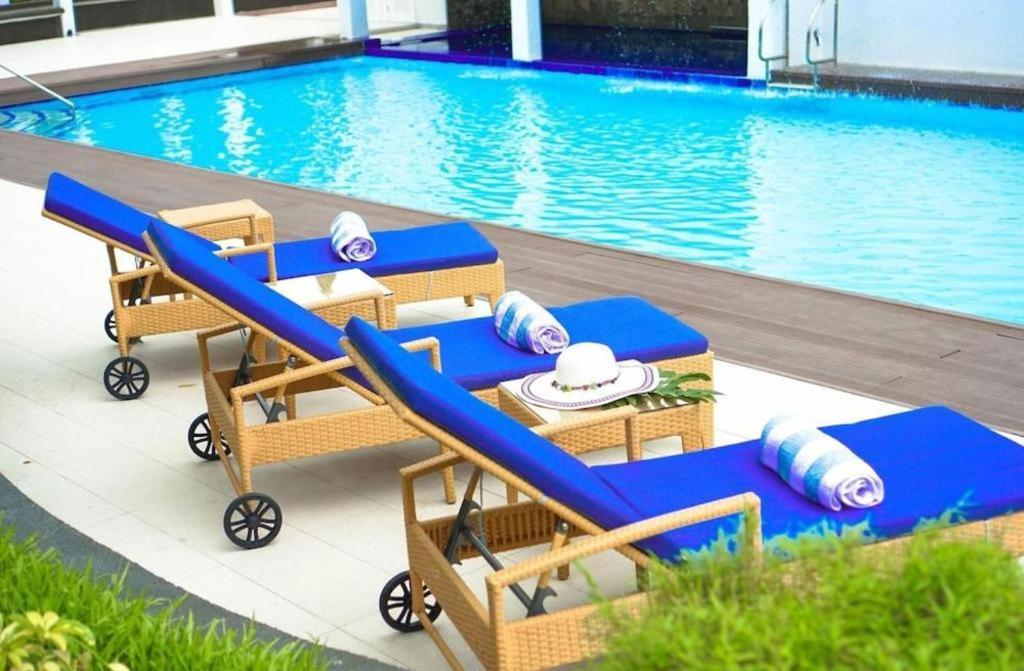 Whitewoods Convention And Leisure Hotel Silang Экстерьер фото